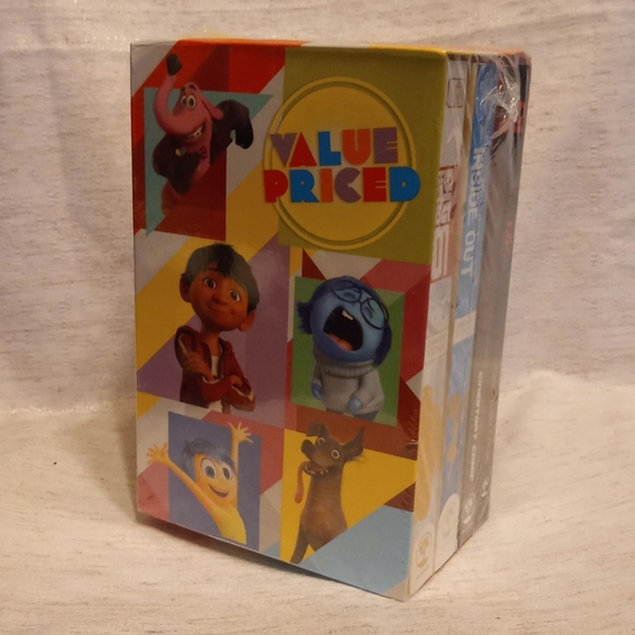 Disney Other - Disney Pixar Book Lot - 4 Cinestory Comic Books